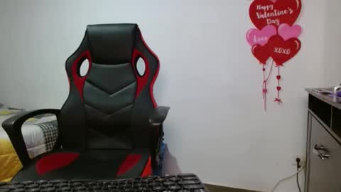 Snapshot of alex_parker07 chatting on 02/27/25, 01:27 Alex Parker online show from 02/27/25, 01:27