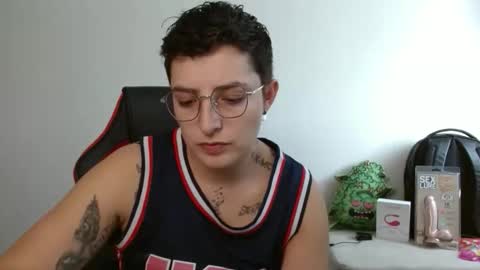 Snapshot of alex_parker07 chatting on 10/19/25, 07:03 Alex Parker online show from 10/19/25, 07:03