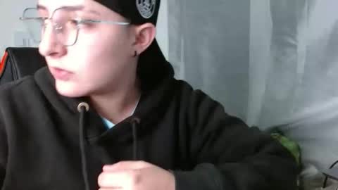 Snapshot of alex_parker07 chatting on 04/24/26, 01:08 Alex Parker online show from 04/24/26, 01:08