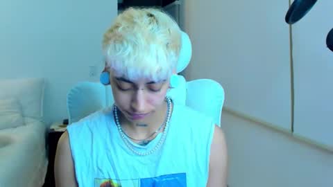 Snapshot of alex_poett chatting on 11/25/25, 06:24 Residente0xxx online show from 11/25/25, 06:24