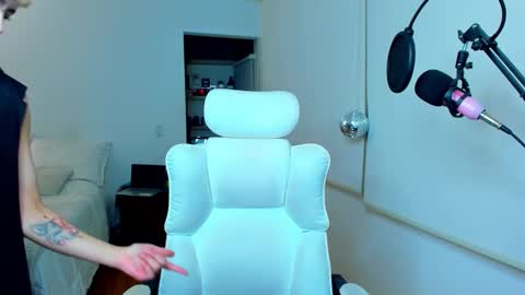 Snapshot of alex_poett chatting on 02/06/26, 06:40 Residente0xxx online show from 02/06/26, 06:40