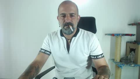 Snapshot of alex_saints_ce chatting on 04/10/26, 01:27 Alex Saints online show from 04/10/26, 01:27