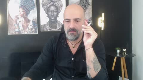 Snapshot of alex_saints_ce chatting on 04/14/26, 01:06 Alex Saints online show from 04/14/26, 01:06