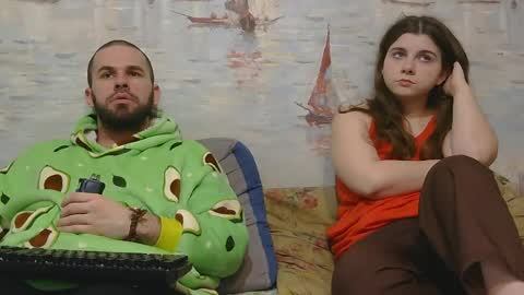 Snapshot of alex_sarah_sex chatting on 04/12/26, 10:37 Alex and Sarah online show from 04/12/26, 10:37