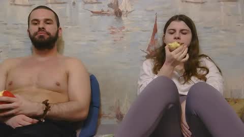 Snapshot of alex_sarah_sex chatting on 04/21/26, 04:23 Alex and Sarah online show from 04/21/26, 04:23