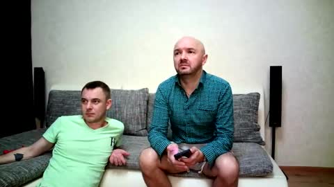 Alex and Tobey online show from 11/19/25, 03:39