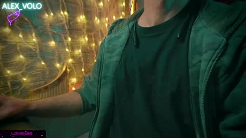 Snapshot of alex_volo chatting on 12/25/24, 02:14 Alex online show from 12/25/24, 02:14