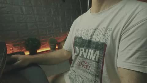 Snapshot of alex_volo chatting on 10/12/25, 12:53 Alex online show from 10/12/25, 12:53