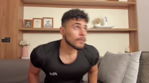 alex_wolf05 online show from 02/24/26, 05:11