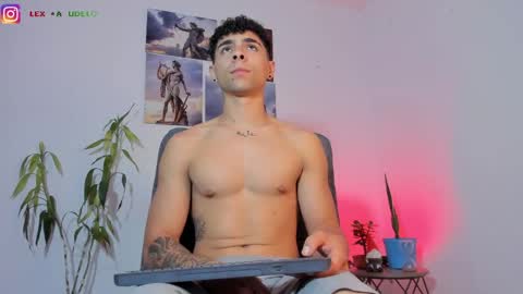Snapshot of alex_zt7 chatting on 04/23/26, 05:59 x online show from 04/23/26, 05:59