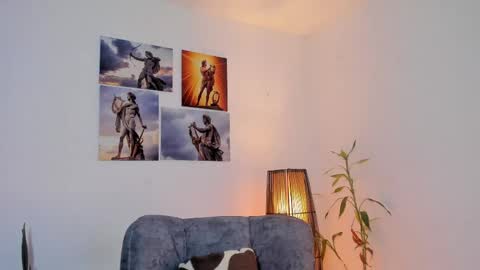Snapshot of alex_zt7 chatting on 05/12/26, 05:43 x online show from 05/12/26, 05:43