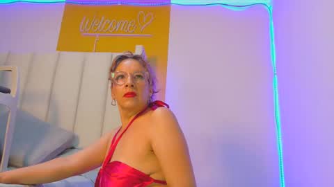 Snapshot of alexa472 chatting on 10/09/25, 03:26 Alexa online show from 10/09/25, 03:26