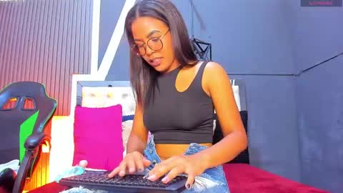 Snapshot of alexa_andherson chatting on 01/08/25, 06:41 alexa andherson online show from 01/08/25, 06:41