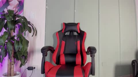 Snapshot of alexa_bue chatting on 09/21/25, 04:25 alexa_bue online show from 09/21/25, 04:25