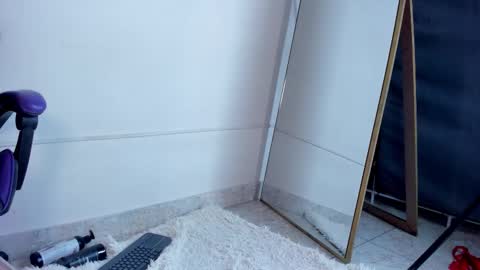 Snapshot of alexa_bue chatting on 10/31/25, 05:08 alexa_bue online show from 10/31/25, 05:08