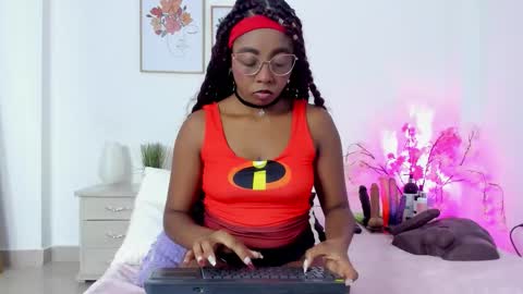 alexa_cortes23 online show from 11/12/25, 11:10