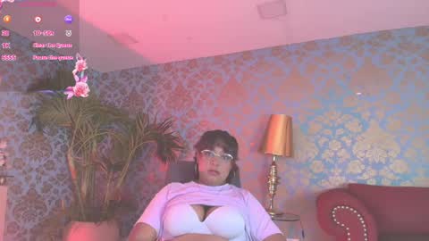 Snapshot of alexa_cruz__ chatting on 04/24/26, 11:45 Alexa online show from 04/24/26, 11:45