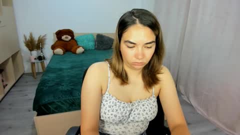 Snapshot of alexa_dolly chatting on 09/17/25, 05:20 Alexa online show from 09/17/25, 05:20