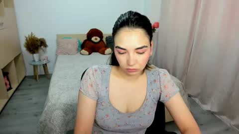 Snapshot of alexa_dolly chatting on 06/24/26, 07:51 Alexa online show from 06/24/26, 07:51