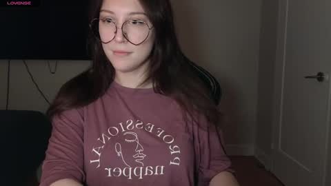 dont be afraid to click social media link its  working  just click on that  online show from 12/17/24, 12:45