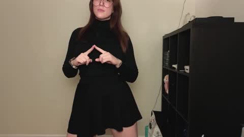 dont be afraid to click social media link its  working  just click on that  online show from 12/26/24, 02:33