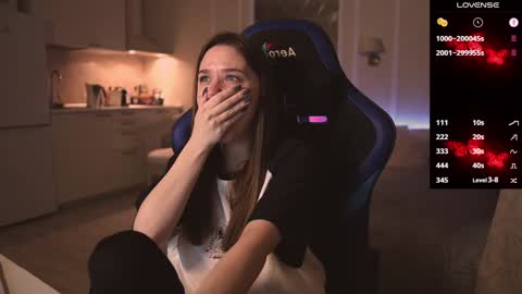 Snapshot of alexa_feels chatting on 12/01/24, 10:32 Little Duck homie online show from 12/01/24, 10:32