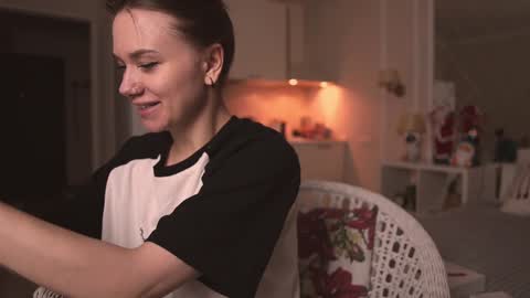 Snapshot of alexa_feels chatting on 12/07/24, 04:36 Little Duck homie online show from 12/07/24, 04:36