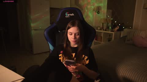 Snapshot of alexa_feels chatting on 01/29/25, 05:19 Little Duck homie online show from 01/29/25, 05:19