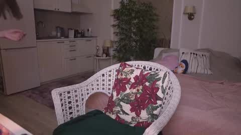 Snapshot of alexa_feels chatting on 10/19/25, 03:23 Little Duck homie online show from 10/19/25, 03:23