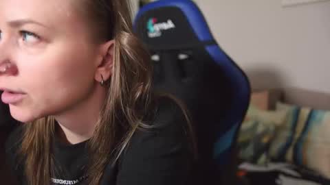 Snapshot of alexa_feels chatting on 03/07/26, 04:59 Little Duck homie online show from 03/07/26, 04:59