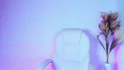 Snapshot of alexa_fox18 chatting on 02/07/25, 02:40 Alexa online show from 02/07/25, 02:40