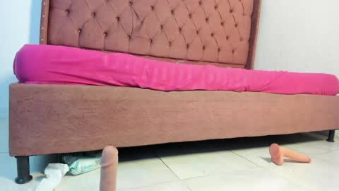 Snapshot of alexa_hotfox chatting on 04/05/26, 12:02 ALEXA online show from 04/05/26, 12:02