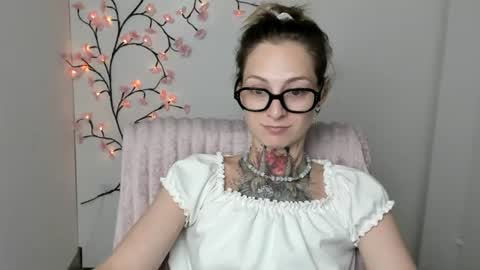Snapshot of alexa_kittie chatting on 07/28/26, 11:17 Alexa online show from 07/28/26, 11:17