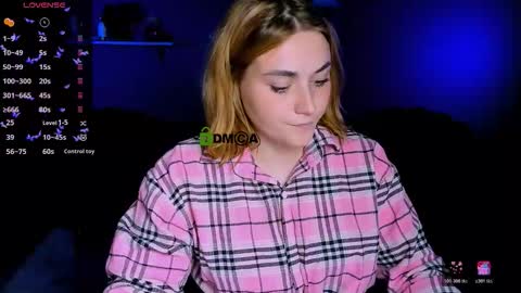 Snapshot of alexa_night_ chatting on 10/18/25, 08:37 alexa_night_ online show from 10/18/25, 08:37