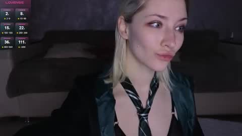Snapshot of alexa_novak chatting on 12/15/25, 03:22 Alexa online show from 12/15/25, 03:22