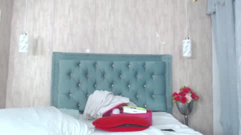 Snapshot of alexa_roussee chatting on 01/17/25, 06:26 Alexa online show from 01/17/25, 06:26