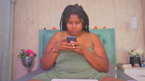 Snapshot of alexa_roussee chatting on 10/19/25, 01:34 Alexa online show from 10/19/25, 01:34