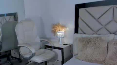 Snapshot of alexa_tobar chatting on 04/18/26, 06:12 alexa_tobar online show from 04/18/26, 06:12