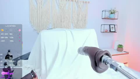 Snapshot of alexaa_lovely chatting on 04/23/26, 02:30 Alexa online show from 04/23/26, 02:30