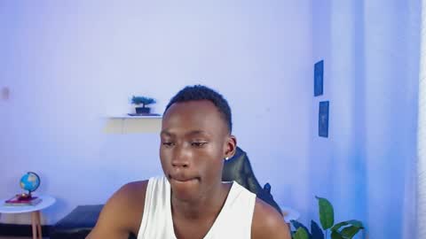 Snapshot of alexaandro18 chatting on 04/25/26, 04:15 Alexandro online show from 04/25/26, 04:15