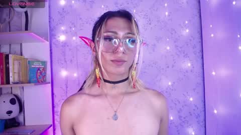 Snapshot of alexaavandercloude chatting on 04/26/26, 01:47 alexaavandercloude online show from 04/26/26, 01:47