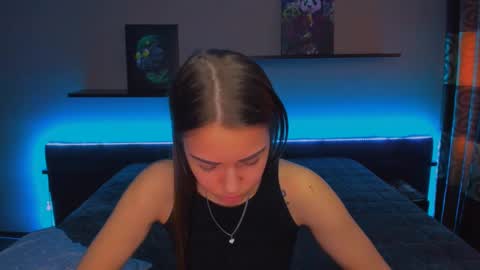 Snapshot of alexabarkley chatting on 02/12/25, 06:19 angel online show from 02/12/25, 06:19