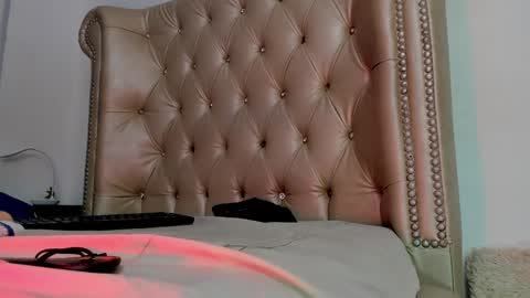 Snapshot of alexafoxy18 chatting on 12/18/24, 09:47 ALEXA online show from 12/18/24, 09:47