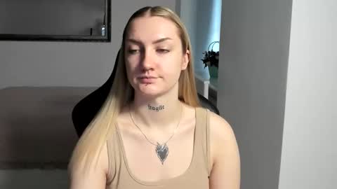 Snapshot of alexafragile chatting on 12/02/25, 10:42 Alexa online show from 12/02/25, 10:42