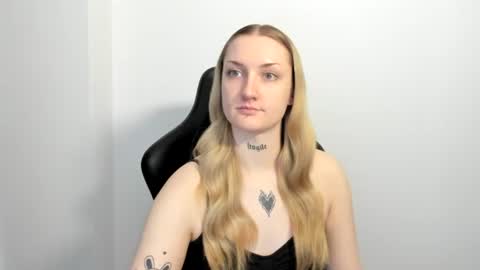 Snapshot of alexafragile chatting on 06/22/26, 11:51 Alexa online show from 06/22/26, 11:51