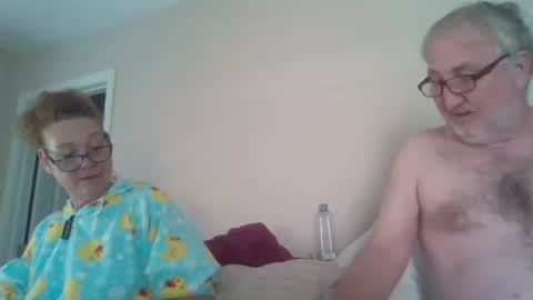 Snapshot of alexalabama chatting on 12/31/24, 04:04 Alex online show from 12/31/24, 04:04