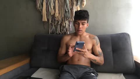 Snapshot of alexanddani chatting on 09/22/25, 06:32 Alex Dani online show from 09/22/25, 06:32