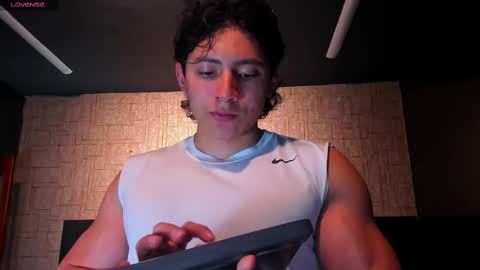 Snapshot of alexander_classy chatting on 03/05/25, 04:34 Alex online show from 03/05/25, 04:34