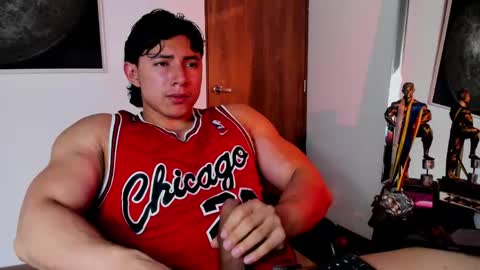 Snapshot of alexander_classy chatting on 05/27/26, 12:40 Alex online show from 05/27/26, 12:40