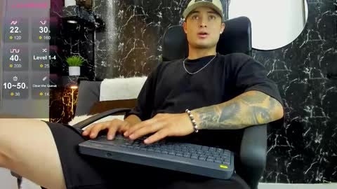 Snapshot of alexander_ferre chatting on 10/08/25, 12:58 Alexander online show from 10/08/25, 12:58